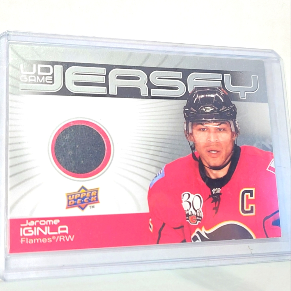Jarome Iginla Upper Deck Game Worn Jersey Card Calgary Flames